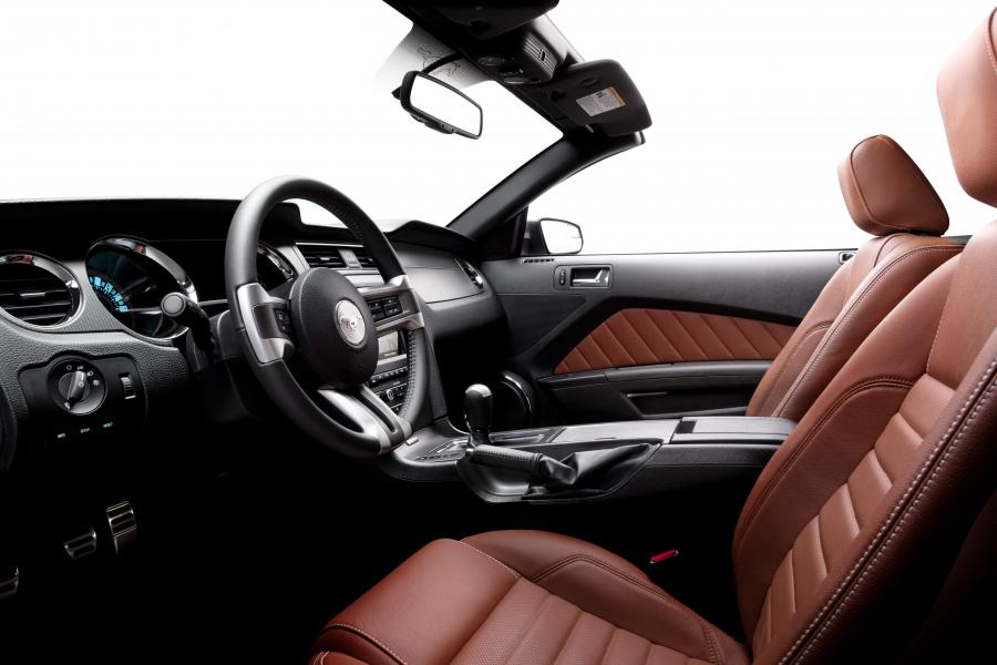  Ford Mustang GT 2013 года  (фото 12 из 58)